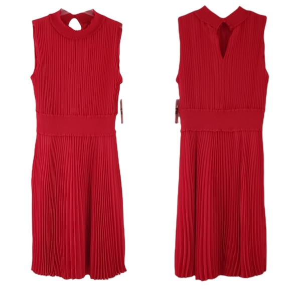nanette NANETTE LEPORE Pleated Sleeveless Dress in Crimson Ruby - Picture 5 of 16